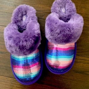 New without tag! Girl’s Purple Sequin Ugg Slippers size 5.